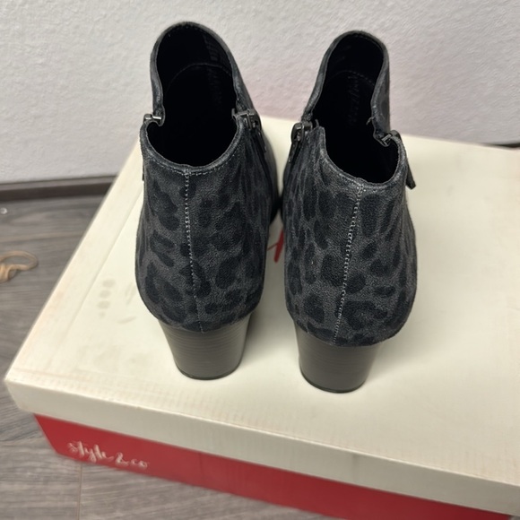 Style & Co. Masrinaa Ankle Booties In Grey Leopard - Picture 6 of 6